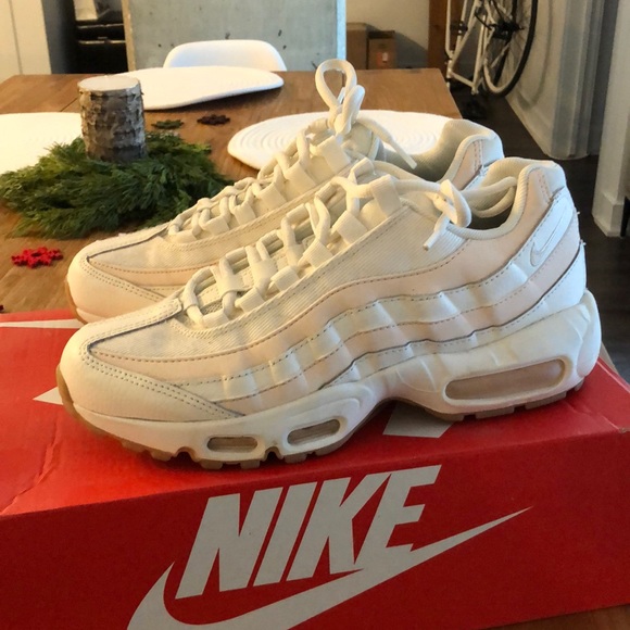 Women Air Max 95 - Picture 2 of 5